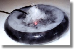 Keramikschale als Raumluftbefeuchter oder Duftvernebler in der Aromatherapie